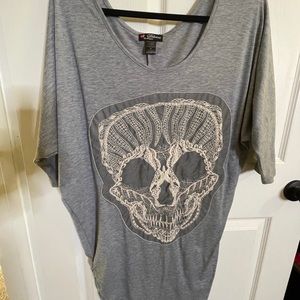 Skull Appliqué Batwing Tunic Top Delirious XL
